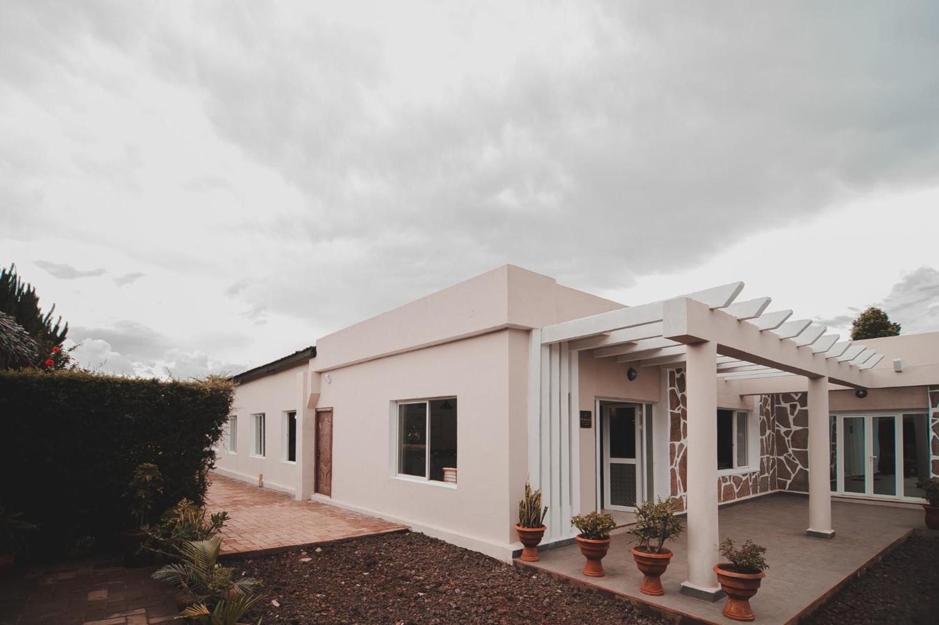 Mahafaly Hotel & Resort Antsirabe Exteriör bild